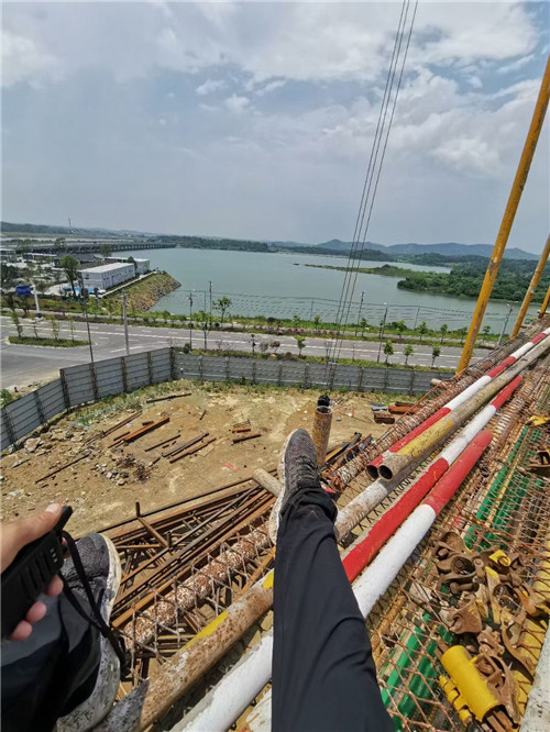 隆林作业中发生设备损坏或人员意外，责任怎么划分？